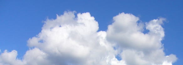宇部商業の前Webサイトのトップページ画像①　青空に雲